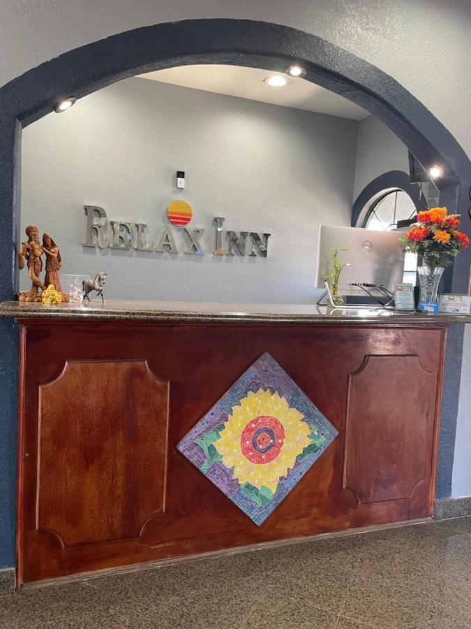 Relax Inn Dilley מראה חיצוני תמונה